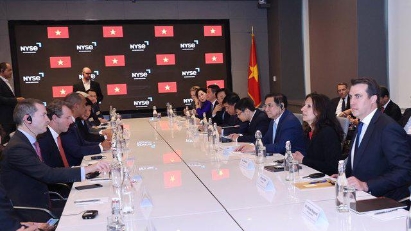 PM: Vietnam ensures favorable environment for foreign investors