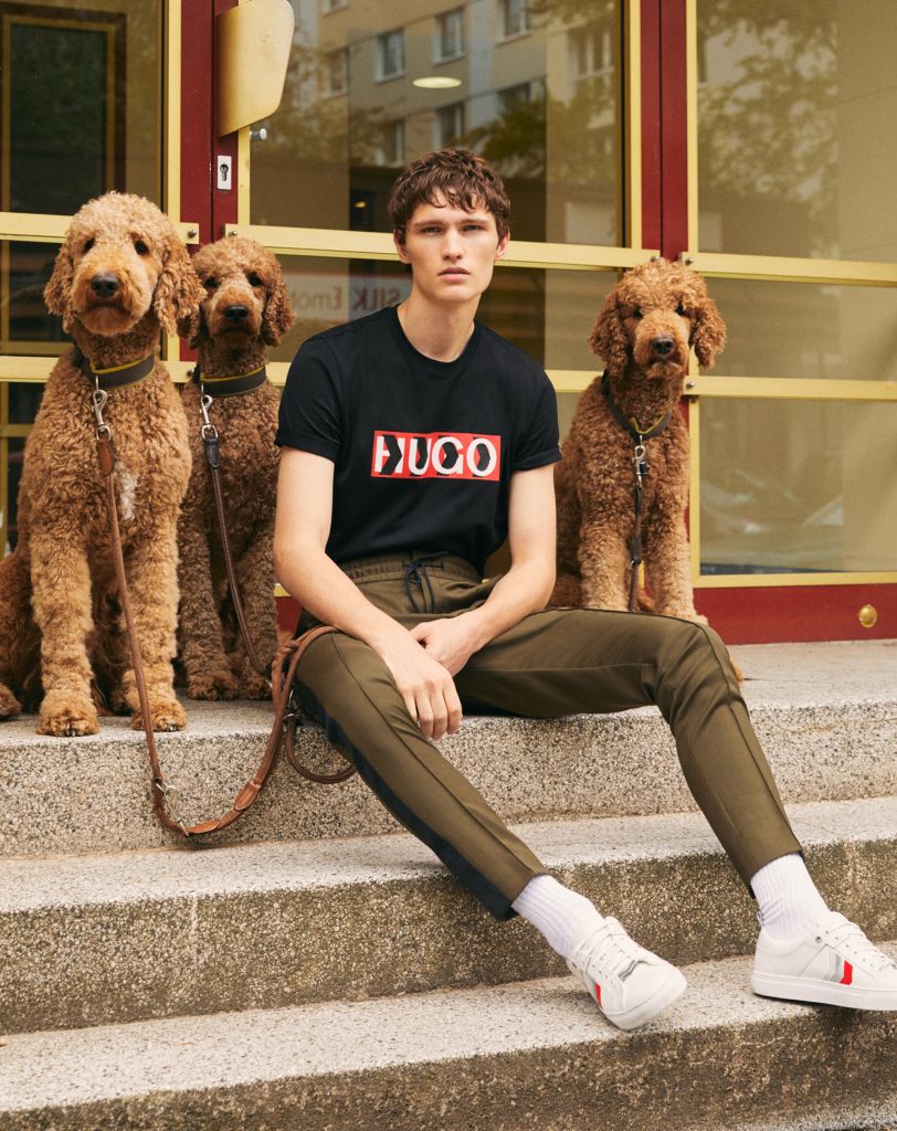 Dự &aacute;n n&agrave;y đ&aacute;nh dấu lần đầu ti&ecirc;n một thương hiệu thời trang cao cấp cung cấp một s&acirc;u chuỗi c&aacute;c bộ sưu tập ho&agrave;n chỉnh cho th&uacute; cưng.&nbsp;