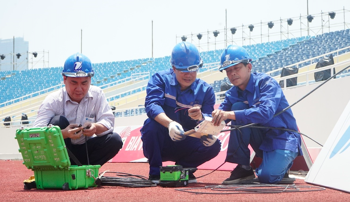 C&ocirc;ng nghệ 5G của VinaPhone tại khu vực S&acirc;n vận động Quốc gia Mỹ Đ&igrave;nh với tốc độ đo tại hiện trường đạt 900Mbps-1Gbps.