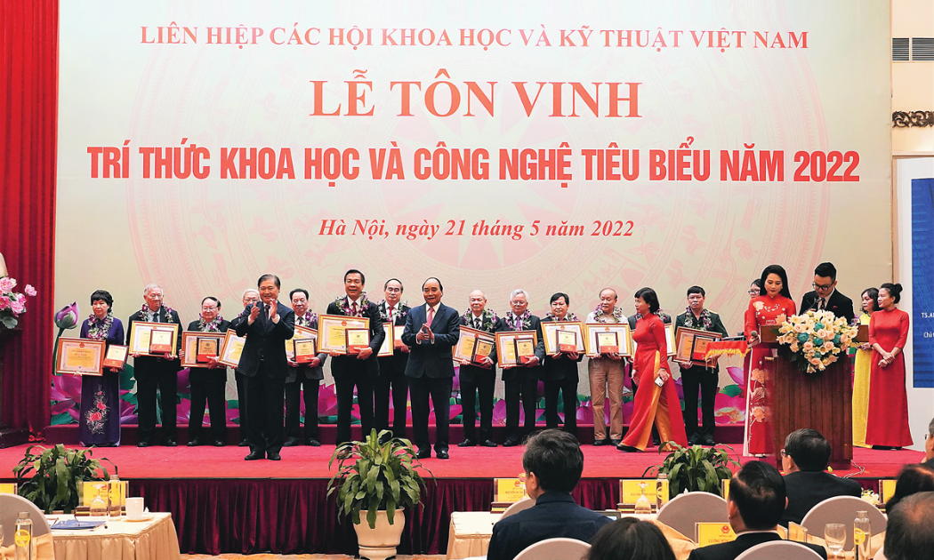 Lễ tôn vinh 106 trí thức Khoa học và Công nghệ tiêu biểu Việt Nam năm 2022