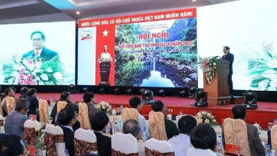 PM encourages investment in Gia Lai