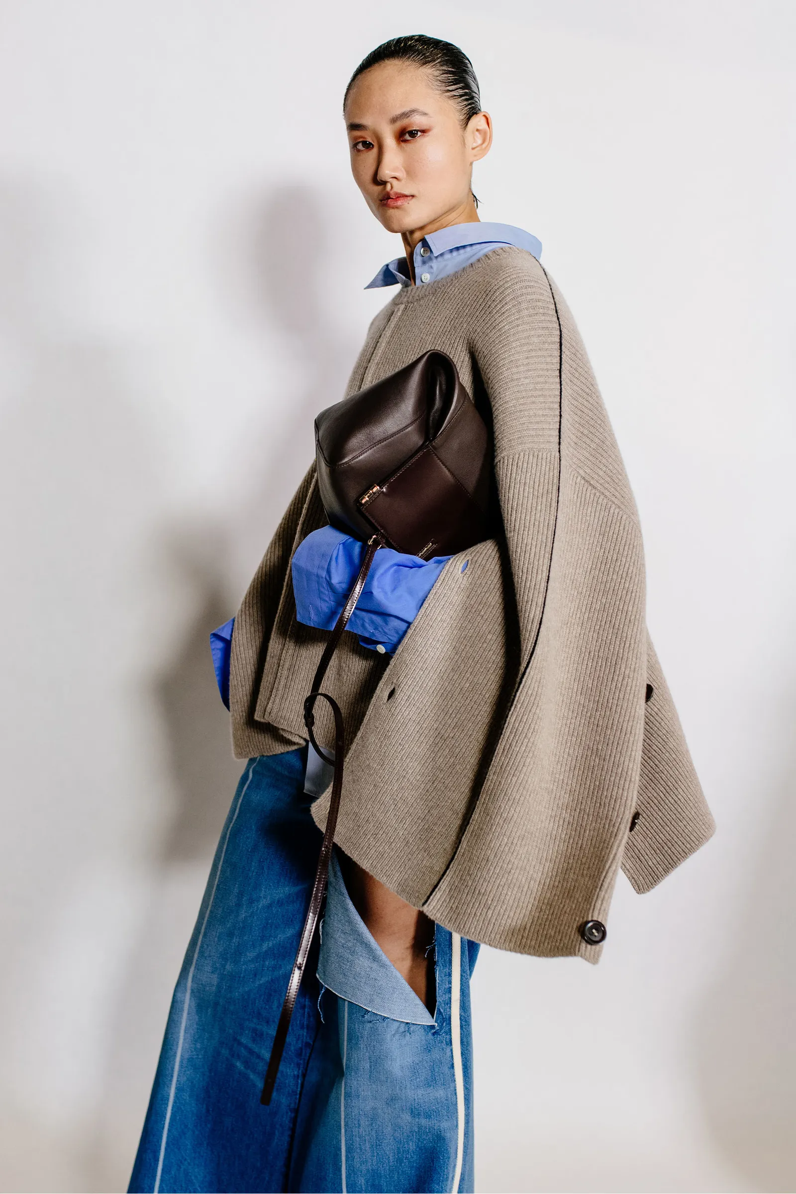 Anchoret là một trong những thương hiệu bán lẻ của Peter Do - nhà thiết kế đạt gải thưởng LVMH Graduates Prize năm 2014 .