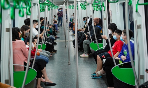 Tàu Cát Linh – Hà Đông dừng 17 giây để chuyển đổi hệ thống lái thủ công, tránh đường trơn trượt