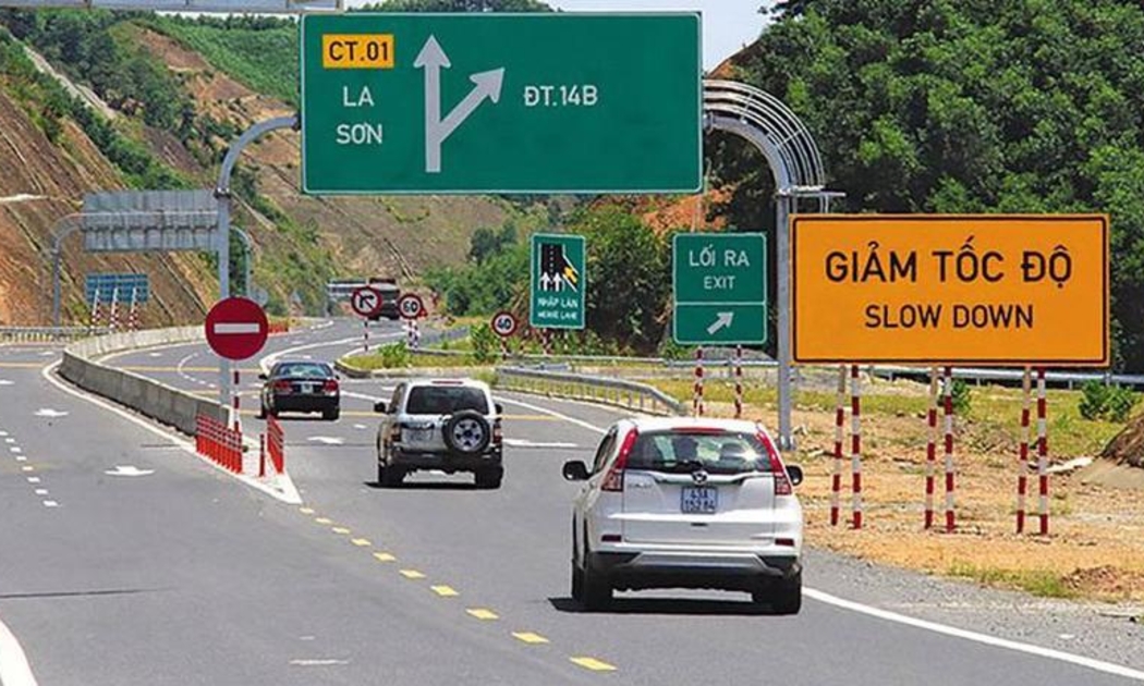 Đoạn La Sơn - Túy Loan trên đường Hồ Chí Minh.