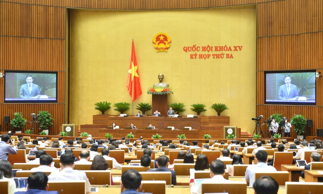 Quốc hội thảo luận ở hội trường về dự kiến Chương trình xây dựng luật, pháp lệnh năm 2023, điều chỉnh Chương trình xây dựng luật, pháp lệnh năm 2022 - Ảnh: Quochoi.vn