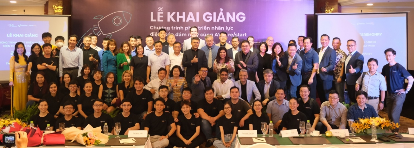 Ra mắt chương trình AWS re/Start ngày 12/5/2022 tại Tp.HCM.