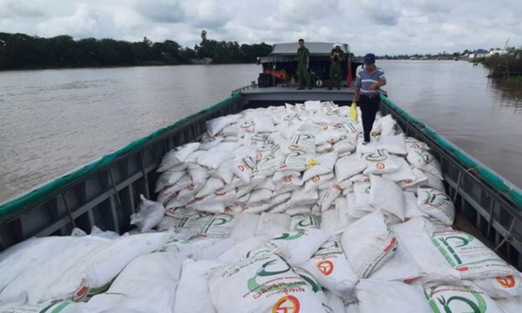 Đường nhập lậu đang là vấn nạn khiến ngành sản xuất mía đường trong nước gặp nhiều khó khăn.