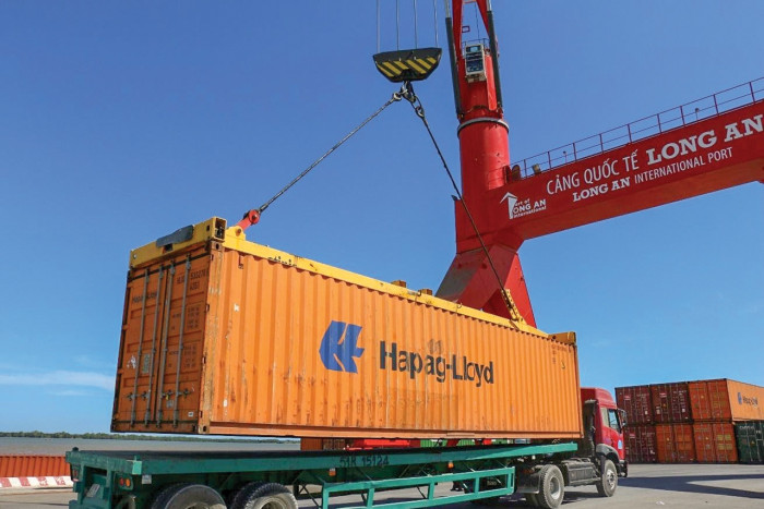 Đề án "Tàu buýt container" với bến đỗ là cảng quốc tế Long An.