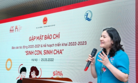 Thứ trưởng Bộ Lao động - Thương binh và Xã hội Nguyễn Thị Hà phát biểu tại chương trình. Ảnh - Mạnh Dũng.