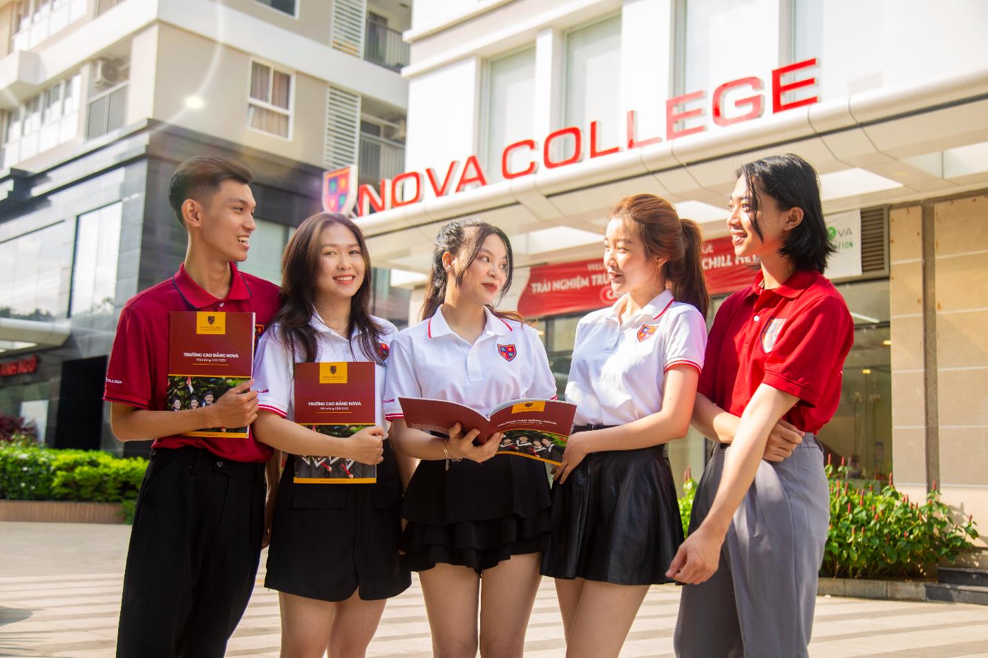 Nova College, một thành viên của Nova Education, định hướng trở thành trường số 1 về đào tạo ngành quản lý nhà hàng - khách sạn tại Việt Nam, góp phần vào nâng cao chất lượng nguồn nhân lực cho xã hội.