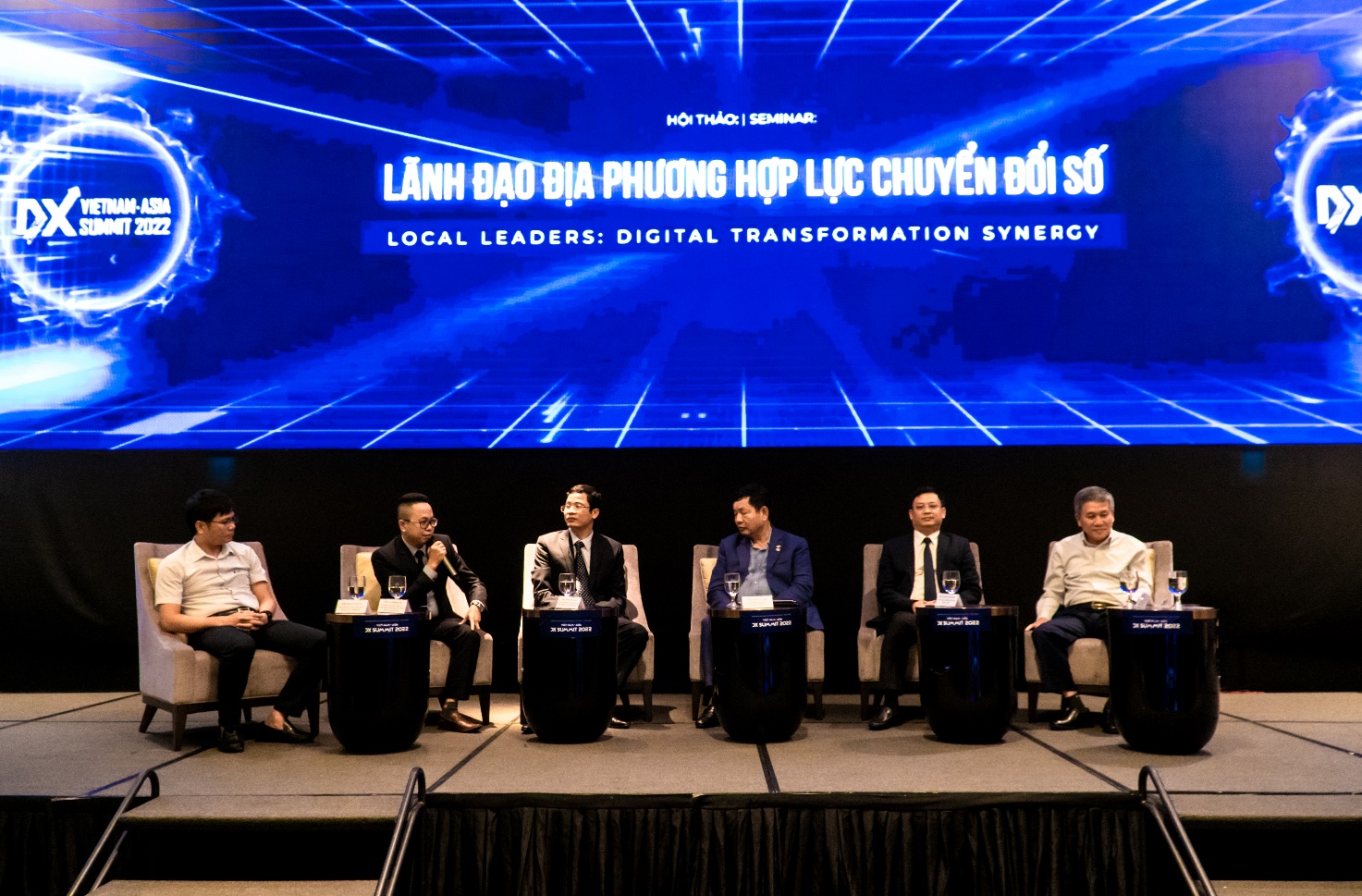 &Ocirc;ng Cao Ho&agrave;ng Anh - Ph&oacute; Tổng gi&aacute;m đốc FSI chia sẻ b&agrave;i to&aacute;n tự động h&oacute;a quy tr&igrave;nh cho doanh nghiệp tại sự kiện Vietnam - Asia DX Summit 2022.