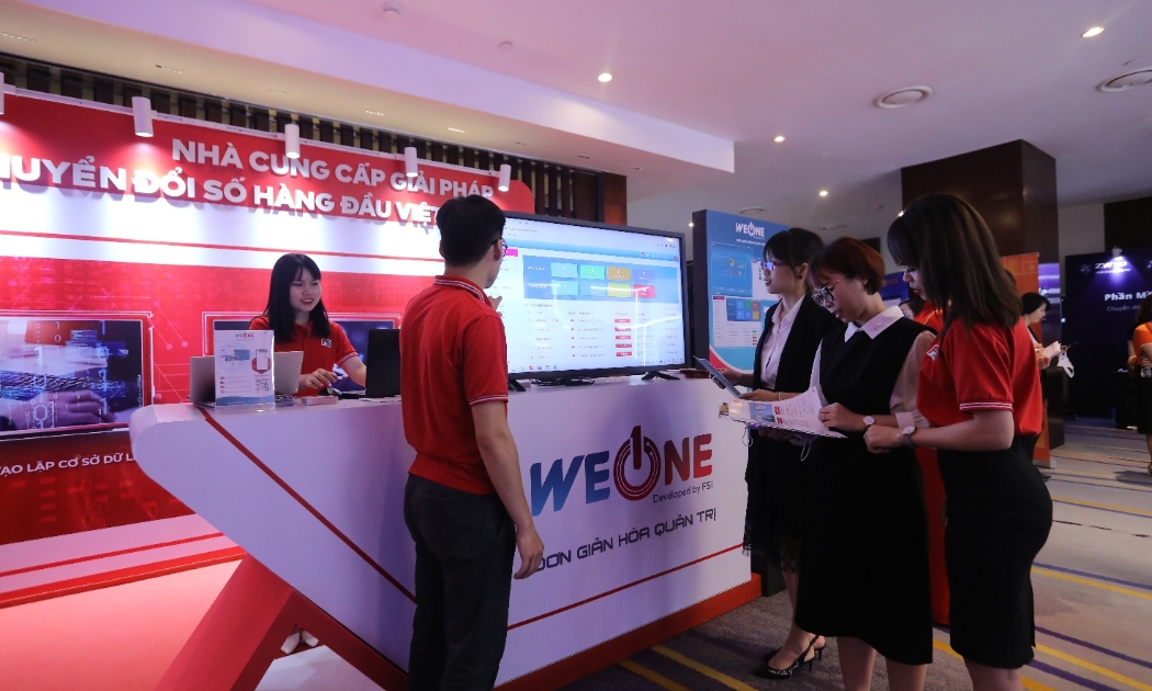 Hệ thống tự động hóa doanh nghiệp WEONE tại sự kiện Vietnam – Asia DX Summit 2022 được nhiều quan khách quan tâm và đánh giá cao.