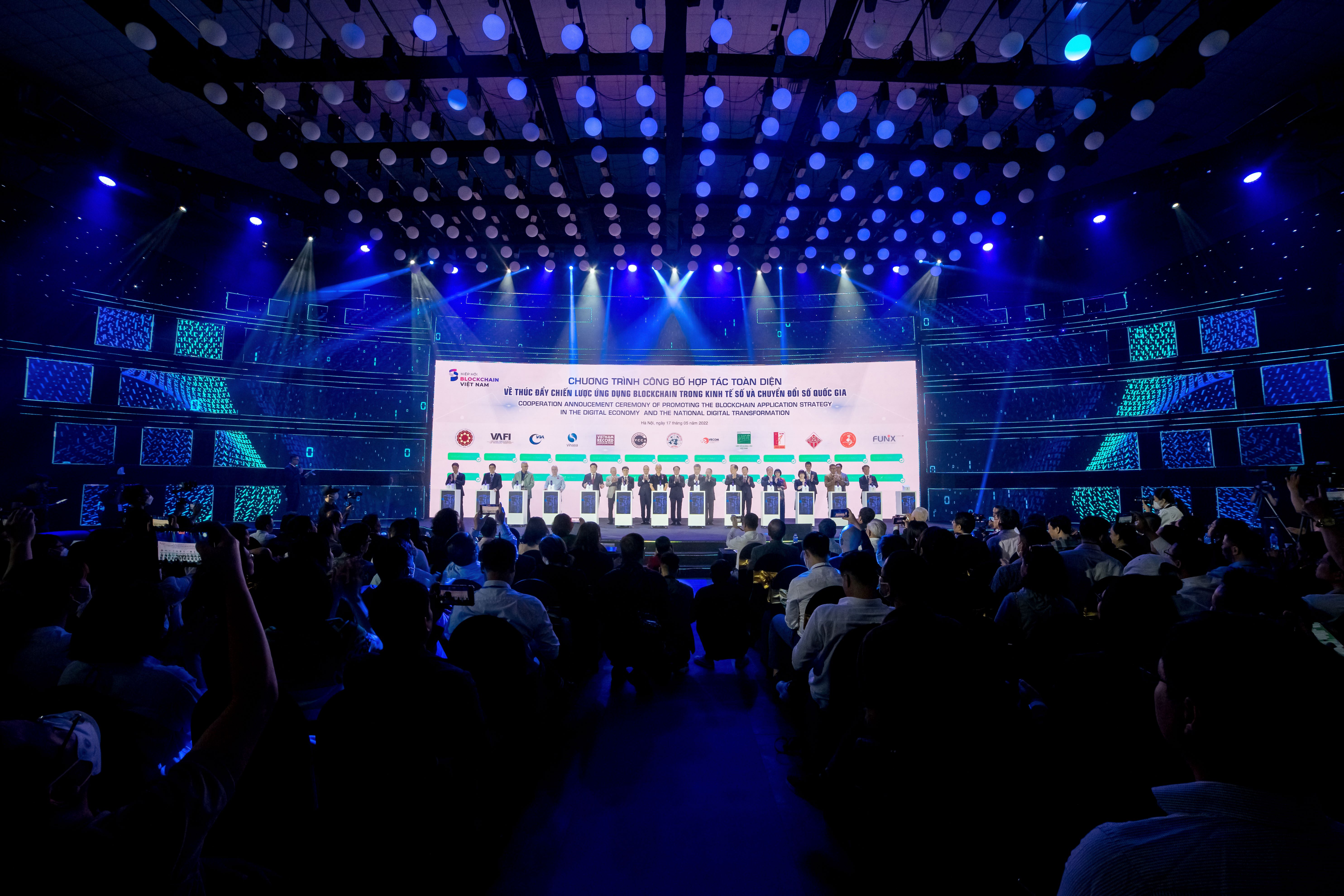 Hiệp hội Blockchain Việt Nam k&yacute; hợp t&aacute;c chiến lược to&agrave;n diện nhằm th&uacute;c đẩy qu&aacute; tr&igrave;nh chuyển đổi số quốc gia.