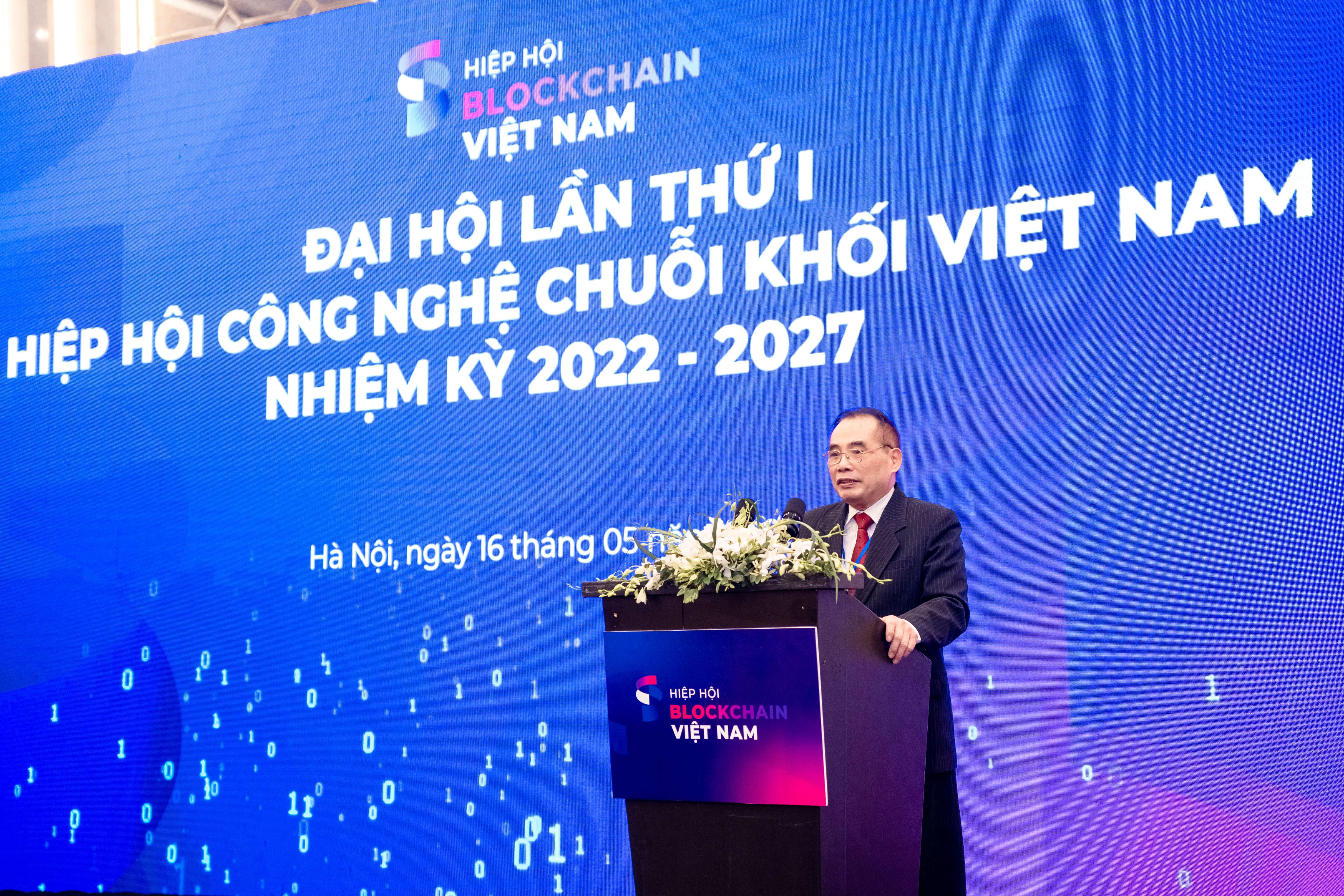 &Ocirc;ng Ho&agrave;ng Văn Hu&acirc;y, Chủ tịch Hiệp hội Blockchain Việt Nam ph&aacute;t biểu tại Đại hội lần thứ I nhiệm kỳ 2022 - 2027.