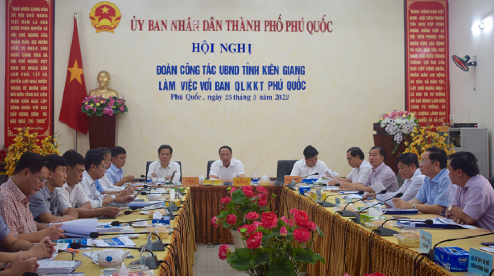 To&agrave;n cảnh buổi l&agrave;m việc về phương &aacute;n quy hoạch chung của TP. Ph&uacute; Quốc, tỉnh Ki&ecirc;n Giang - Ảnh: KG. &nbsp;