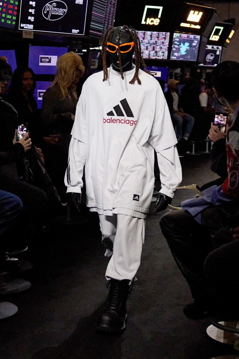 Dòng sản phẩm hợp tác Balenciaga x Adidas hứa hẹn cũng sẽ 