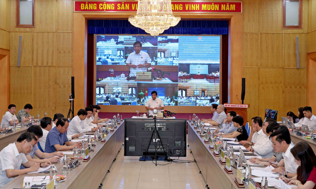 Toàn cảnh Cuộc họp do Bộ trưởng Bộ Kế hoạch và Đầu tư Nguyễn Chí Dũng - Tổ trưởng tổ công tác số 5 chủ trì.
