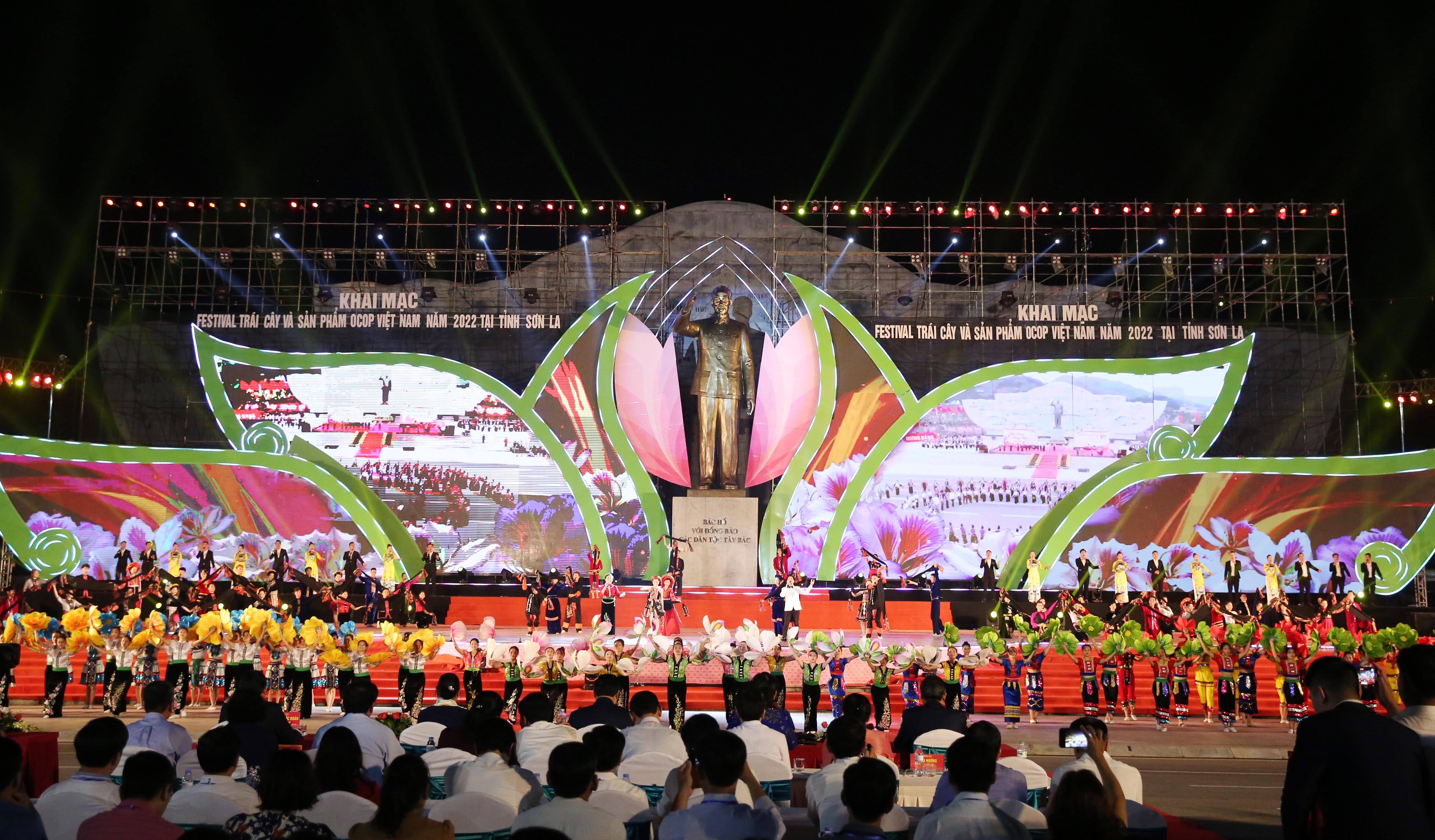 Festival trái cây rộn rã những vòng xòe Tây Bắc - Nhịp sống kinh tế Việt  Nam & Thế giới