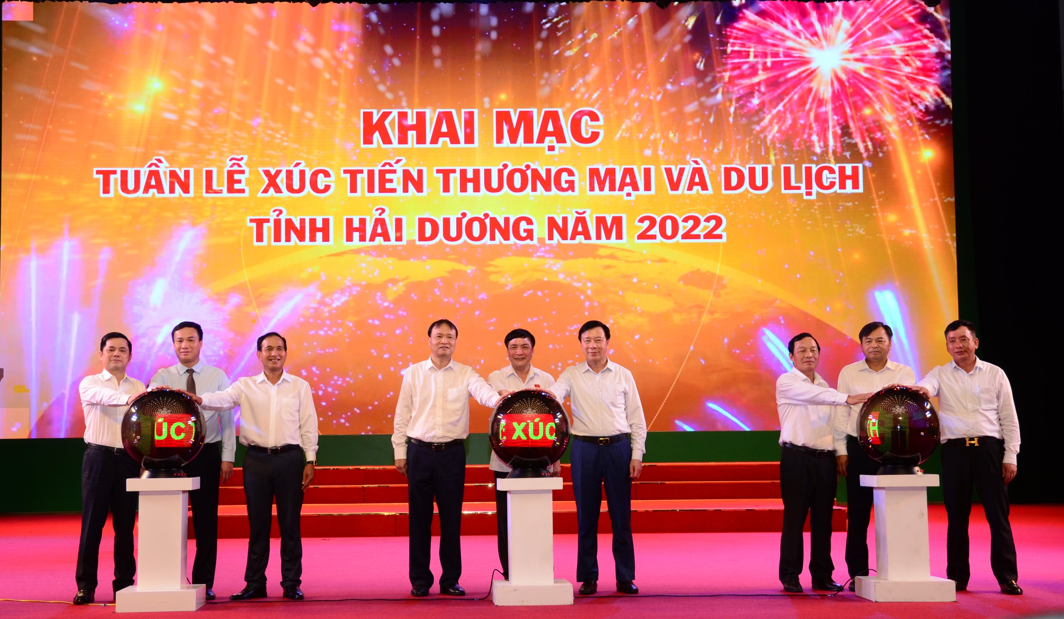 Khai mạc tuần lễ thương mại v&agrave; du lịch Hải Dương. Ảnh: Việt Tuấn