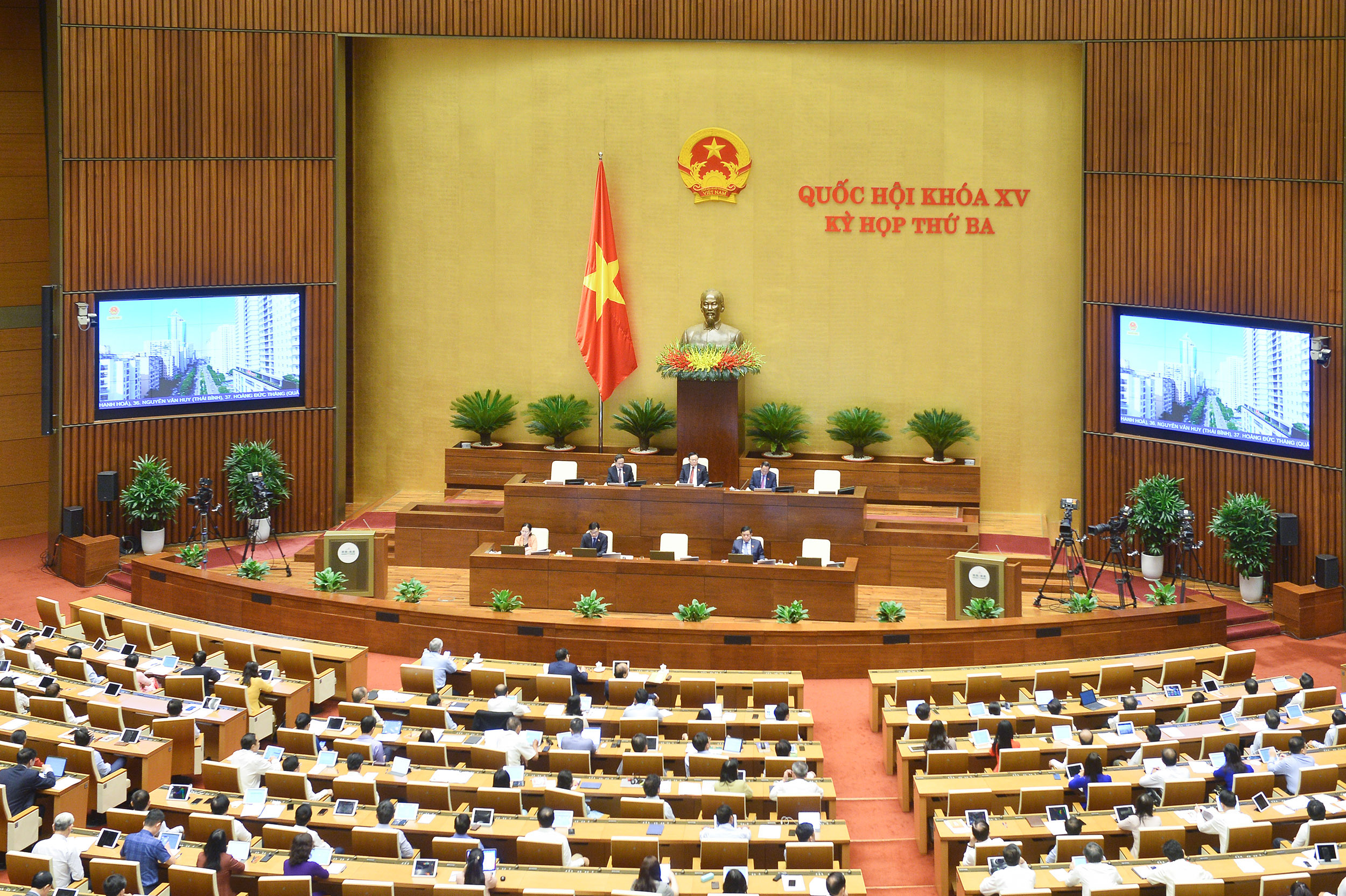 Toàn cảnh phiên thảo luận - Ảnh: Quochoi.vn