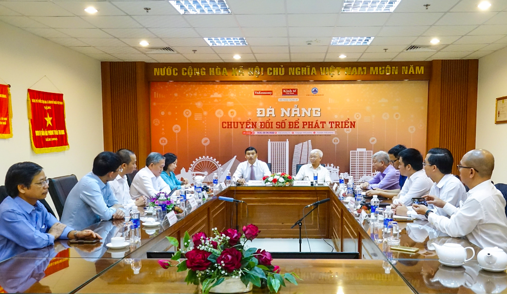 Đối thoại chuyên đề “Đà Nẵng chuyển đổi số để phát triển”, do Tạp chí Kinh tế Việt Nam/VnEconomy phối hợp với Sở Thông tin và Truyền thông Đà Nẵng tổ chức tại Thành phố Đà Nẵng - Ảnh: Việt Tuấn.