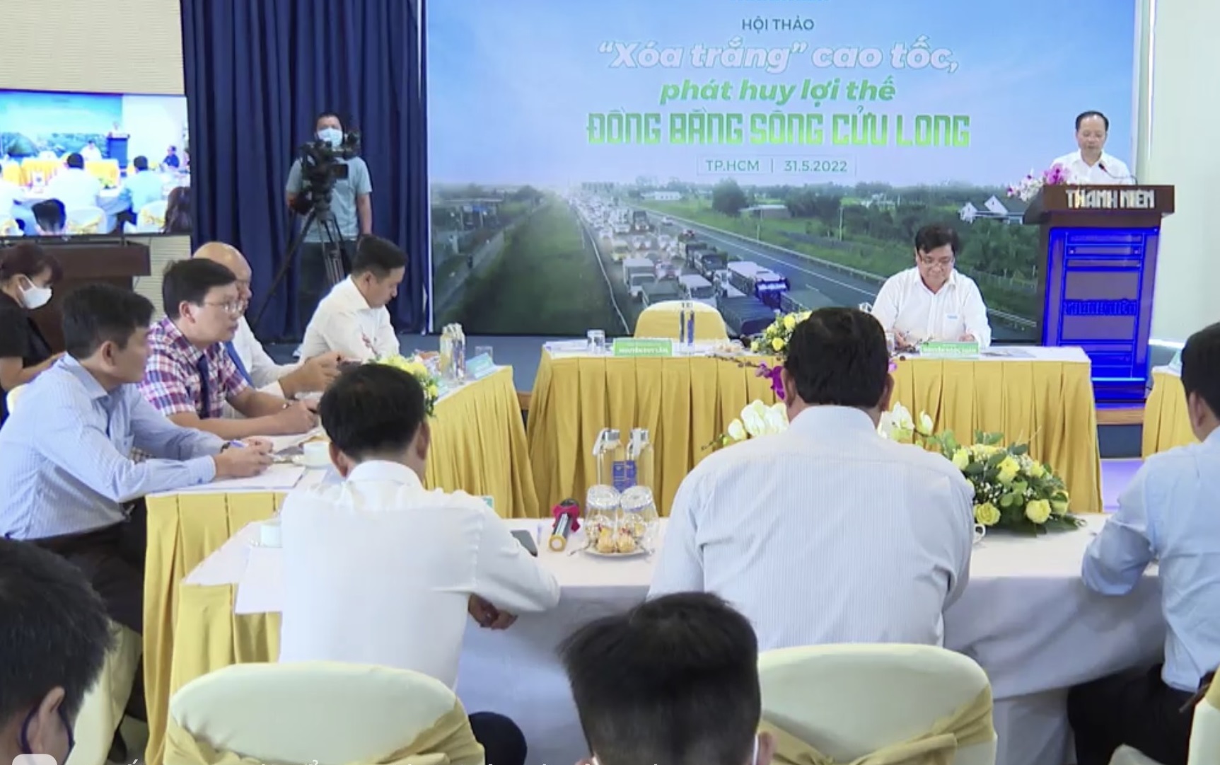 Toàn cảnh hội thảo “Xóa trắng cao tốc - Phát huy lợi thế Đồng bằng sông Cửu Long”.