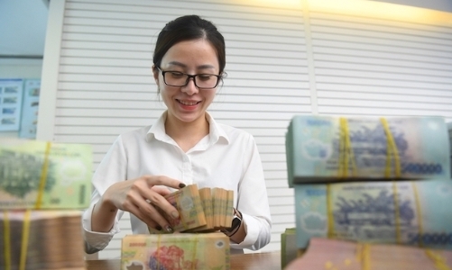 Thanh khoản tiếp tục được cải thiện, lãi suất liên ngân hàng 