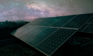 Điốt bức xạ nhiệt giúp tạo ra điện năng từ bức xạ ánh sáng hồng ngoại.