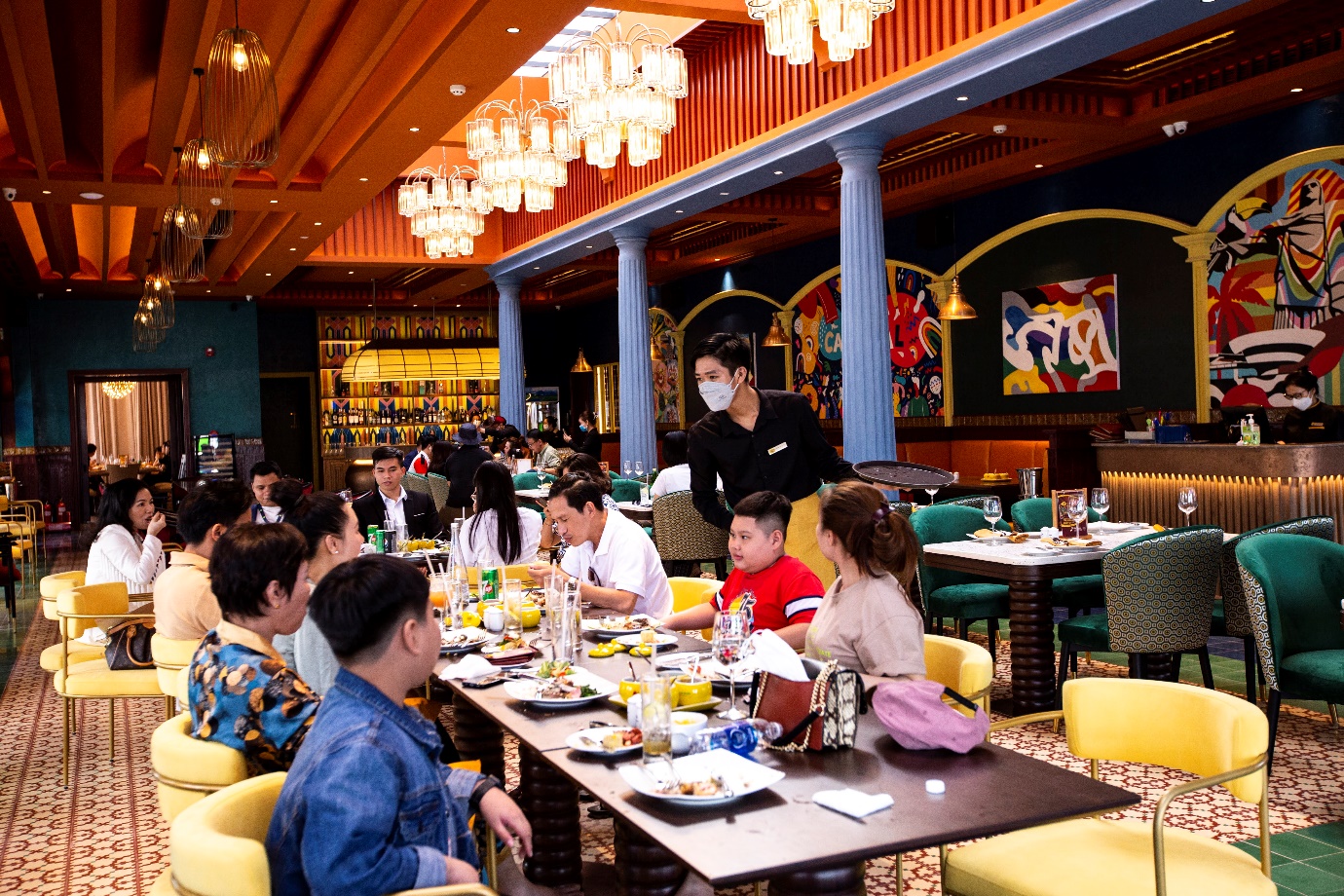 Hệ tiện &iacute;ch đa dạng, độc đ&aacute;o thuộc NovaService - tổng c&ocirc;ng ty của NovaGroup đang hiện diện tại c&aacute;c Đ&ocirc; thị du lịch của Novaland, g&oacute;p phần mang đến nhiều trải nghiệm mới mẻ cho du kh&aacute;ch (Ảnh: Nh&agrave; h&agrave;ng Au Lac Do Brazil tại NovaWorld Phan Thiet quy m&ocirc; 1,000ha tại B&igrave;nh Thuận).