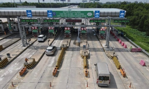 Suôn sẻ ngày đầu cao tốc Hà Nội - Hải Phòng bỏ thu phí bằng tiền mặt