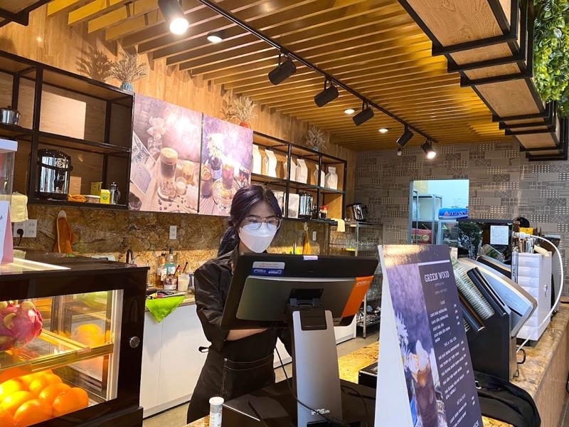 iPOS.vn optimistic about F&B sector