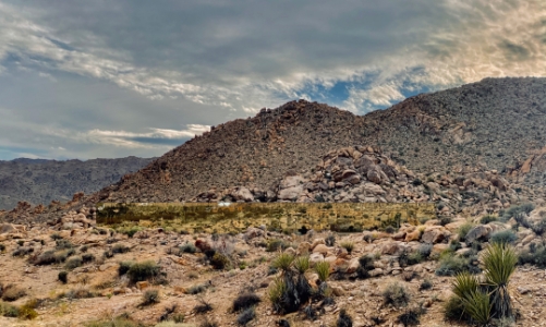 Căn nhà vô hình tiêu tốn hơn 3.000 USD một đêm giữa sa mạc