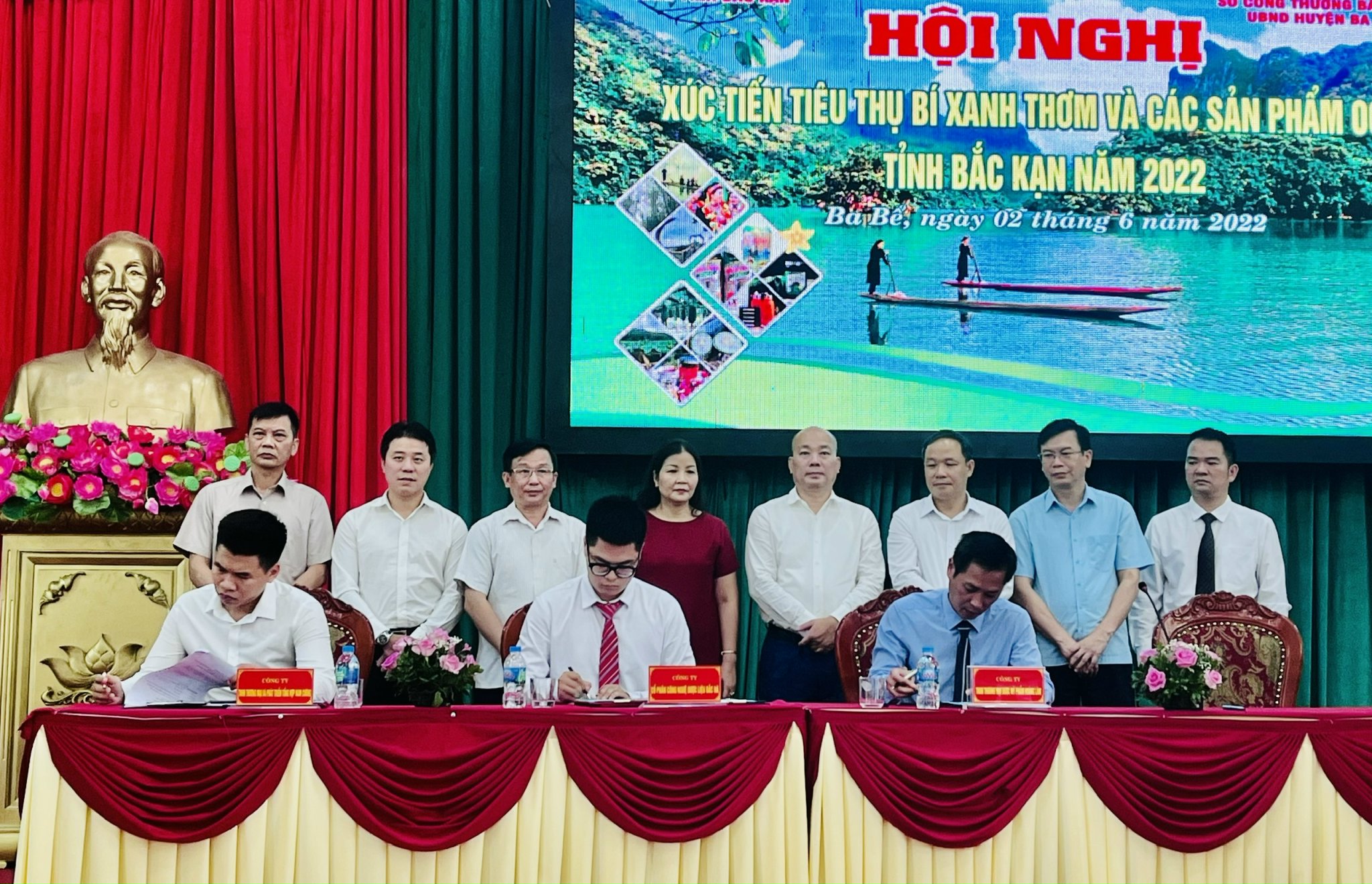 Hội nghị xúc tiến tiêu thụ Bí xanh thơm và các sản phẩm OCOP tỉnh Bắc Kạn năm 2022