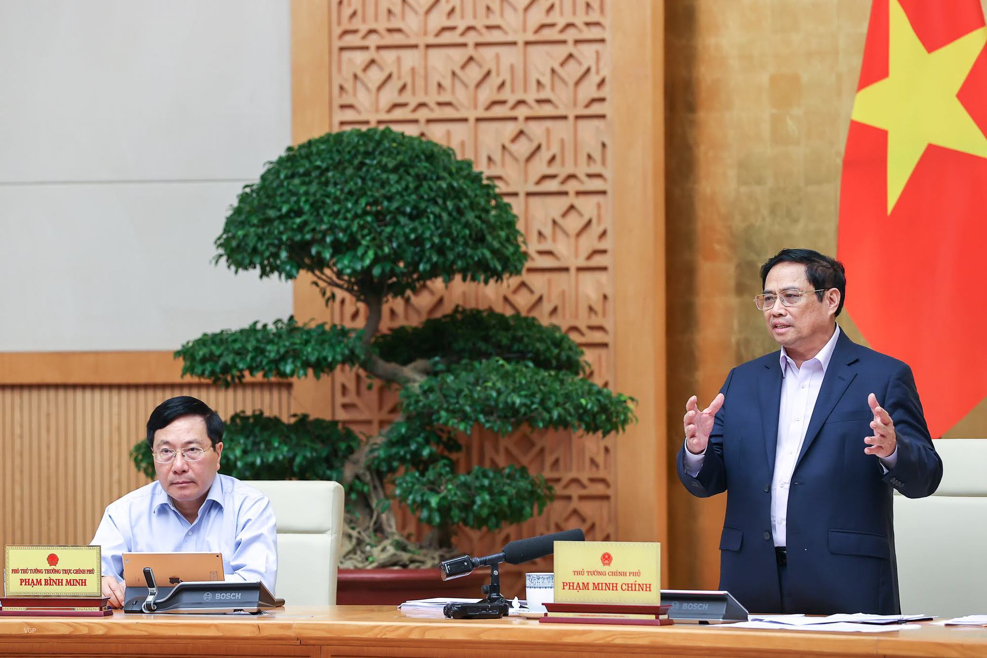 Thủ tướng phát biểu chỉ đạo tại phiên họp Chính phủ thường kỳ tháng 5/2022 - Ảnh: VGP