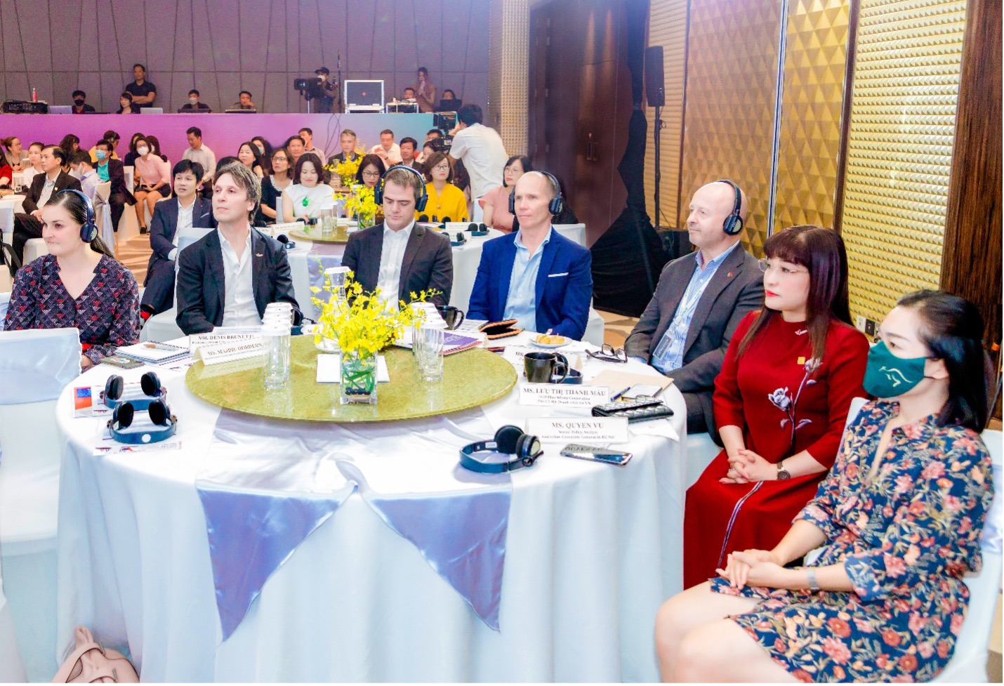 CEO Luu Thi Thanh Mau at the Business Leaders Forum 2022.