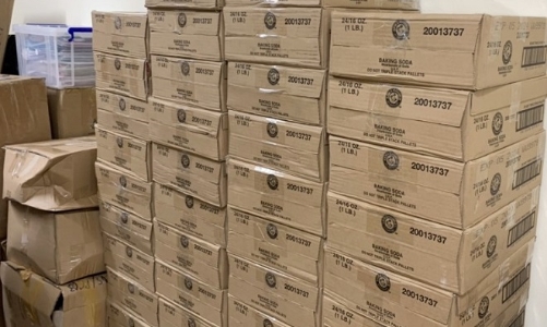 Tạm giữ hình sự đối tượng sản xuất hơn 1.200 sản phẩm phụ gia thực phẩm Baking Soda giả nhãn hiệu 