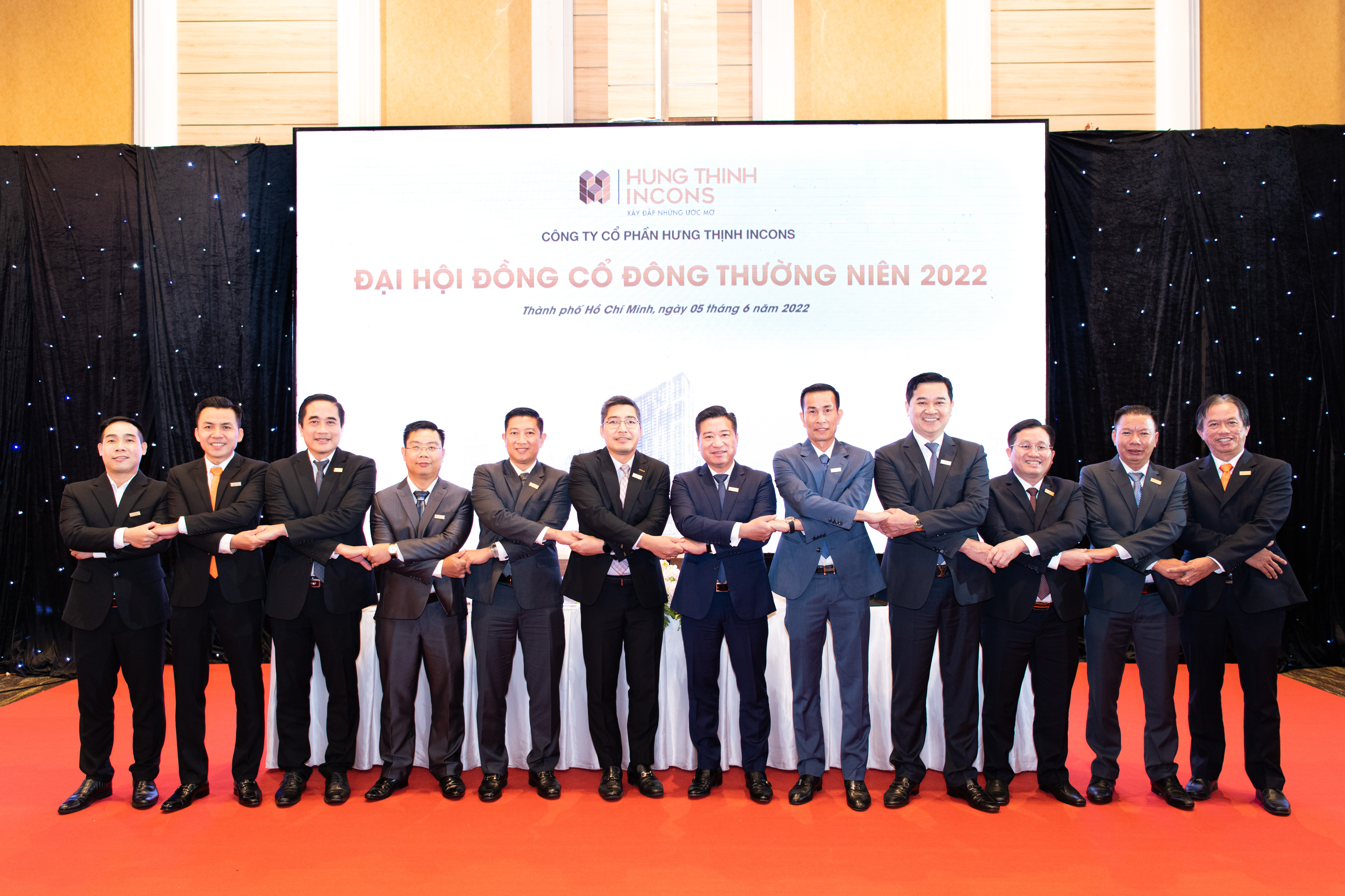 Tập thể Ban l&atilde;nh đạo C&ocirc;ng ty Cổ phần Hưng Thịnh Incons.