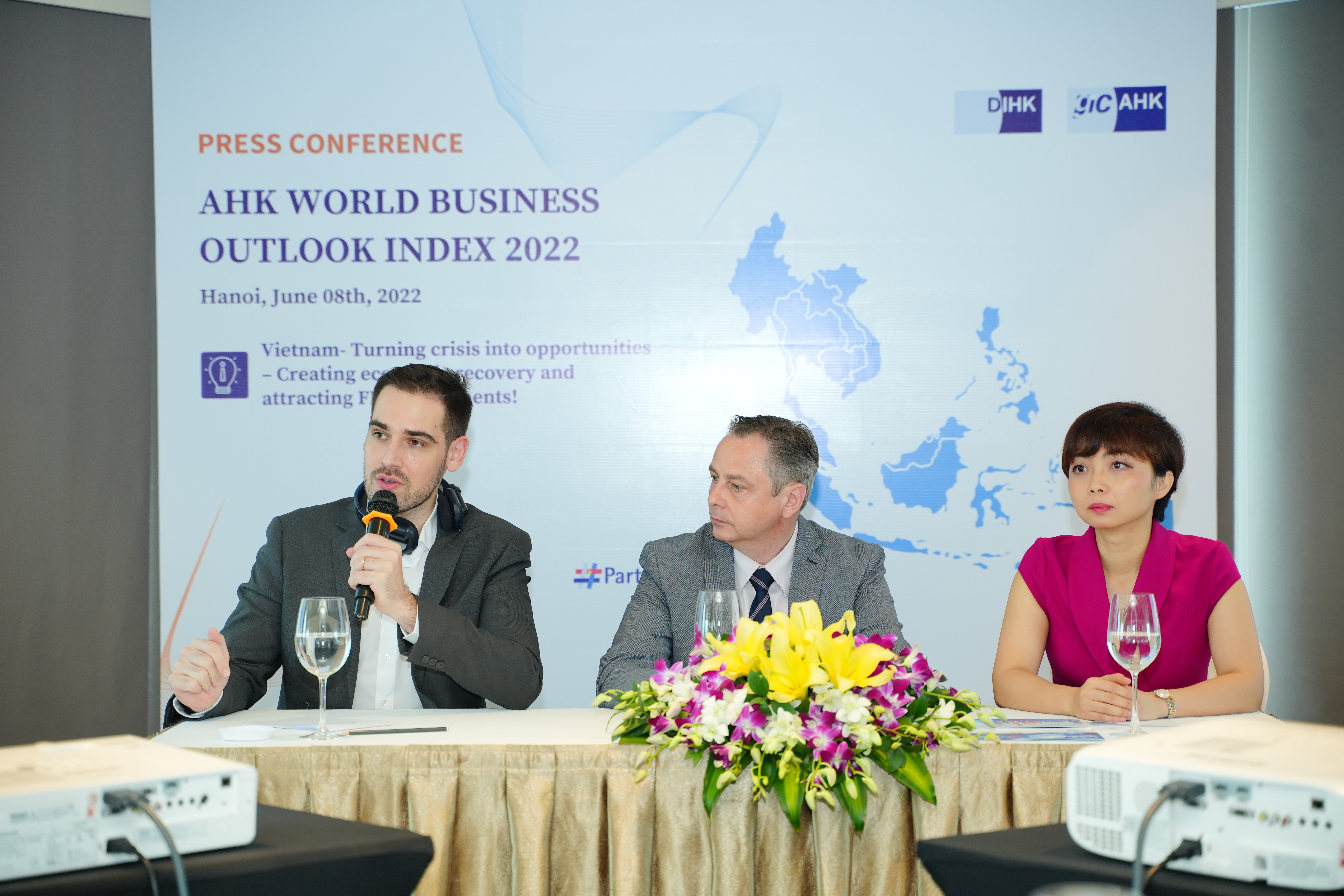 Ông Marko Walde, Trưởng đại diện Phòng Công nghiệp và Thương mại Đức tại Việt NamPhòng Công nghiệp và Thương mại Đức: "Các chính sách quyết liệt và kịp thời của chính phủ Việt Nam tạo động lực cho phục hồi kinh tế sau đại dịch".