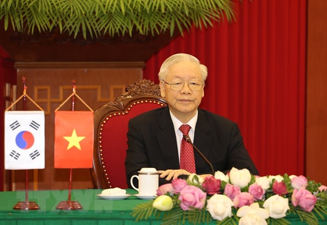 Tổng Bí thư Nguyễn Phú Trọng trao đổi với Tổng thống Hàn Quốc Yoon Suk-yeol bằng hình thức trực tuyến.