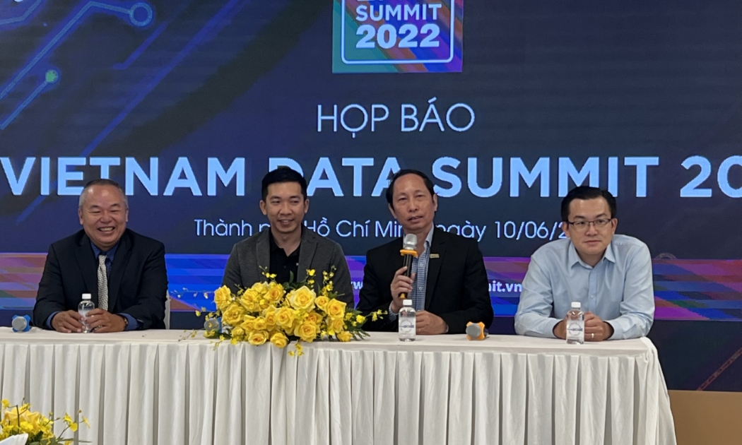 Đại diện Ban tổ chức diễn đàn Vietnam Data Summit 2022 họp báo sáng 10/6/2022 tại TP.HCM.