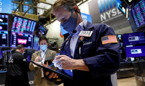 Báo cáo lạm phát Mỹ khiến Dow Jones “bay” gần 900 điểm, giá dầu tụt dốc