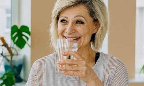 Bổ sung dinh dưỡng hợp lý để chống lão hóa