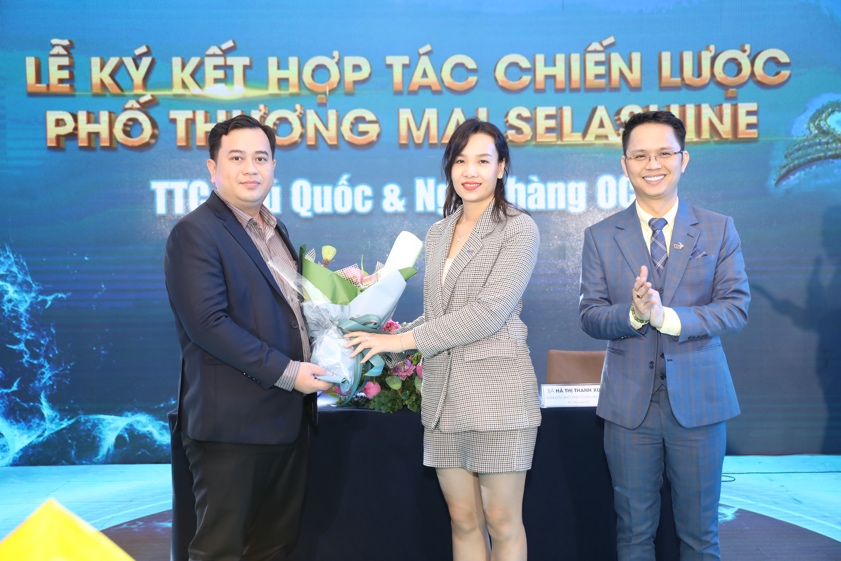 Lễ k&yacute; kết hợp t&aacute;c chiến lược giữa TTC Ph&uacute; Quốc v&agrave; Ng&acirc;n h&agrave;ng Phương Đ&ocirc;ng (OCB), chi nh&aacute;nh TP.HCM.