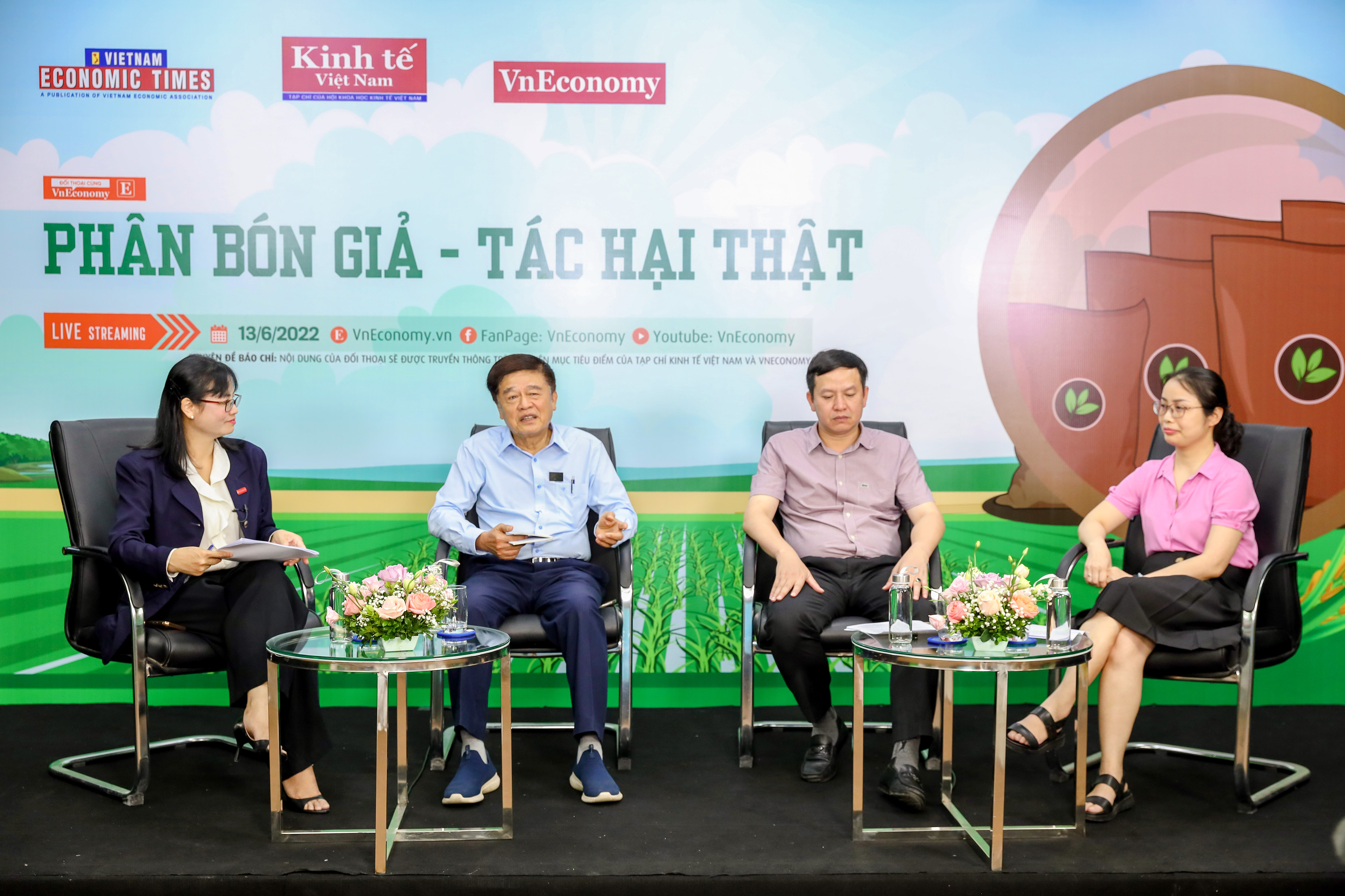 Các chuyên gia tại toạ đàm "Phân bón giả - Tác hại thật"/Ảnh: Chu Xuân Khoa.