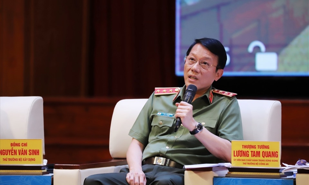 Thượng tướng Lương Tam Quang, Thứ trưởng Bộ Công an thông tin về tình hình xử lý tội phạm tín dụng đen. Ảnh - Hải Nguyễn.
