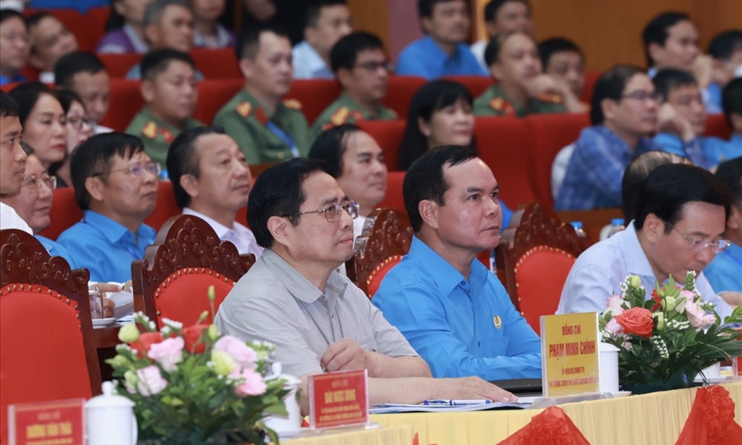 Thủ tướng Chính phủ Phạm Minh Chính dự Chương trình đối thoại với công nhân tại Bắc Giang sáng 12/6. Ảnh - Hải Nguyễn.