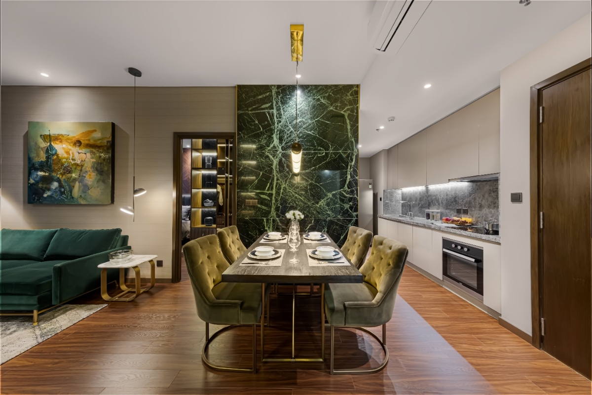 Kh&ocirc;ng gian bếp mở v&agrave; kết nối gi&uacute;p tối đa diện t&iacute;ch sử dụng.