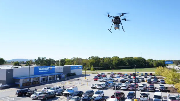 Ngoài ra, Walmart có thể sử dụng máy bay không người lái để chụp ảnh 