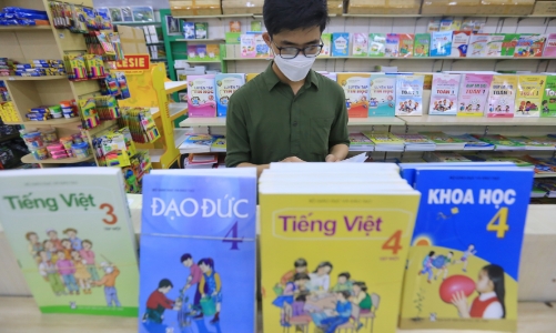 Bộ Giáo dục và Đào tạo yêu cầu giảm giá sách giáo khoa 