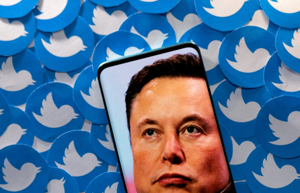 Ông Musk thường dùng Twitter để chế nhạo ông Gates - Ảnh: Reuters